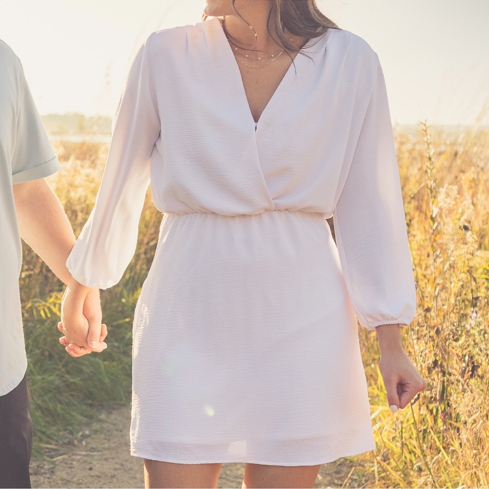 White long sleeve dress with tie